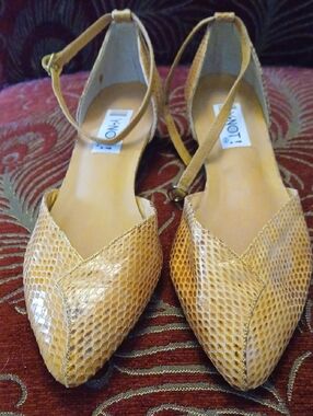 Pointed-Toe Ankle-Strap Flats in Genuine Snakeskin 8 By Y-NOT